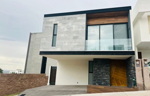 RENTA CASA EN MONTERRA