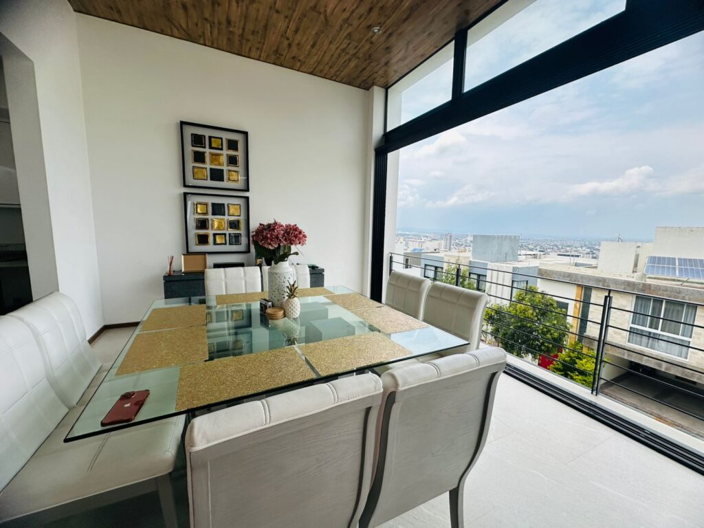 RENTA DE CASA AMUEBLADA EN MONTERRA (4)