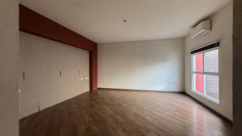 WhatsApp Image 2025-11-28 at 1.52.09 PM